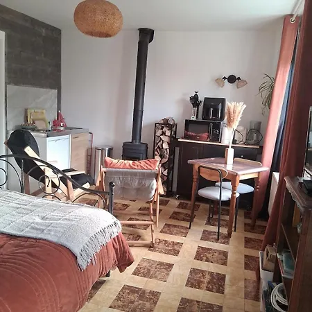 Chez Claire Et Olivier Lägenhet